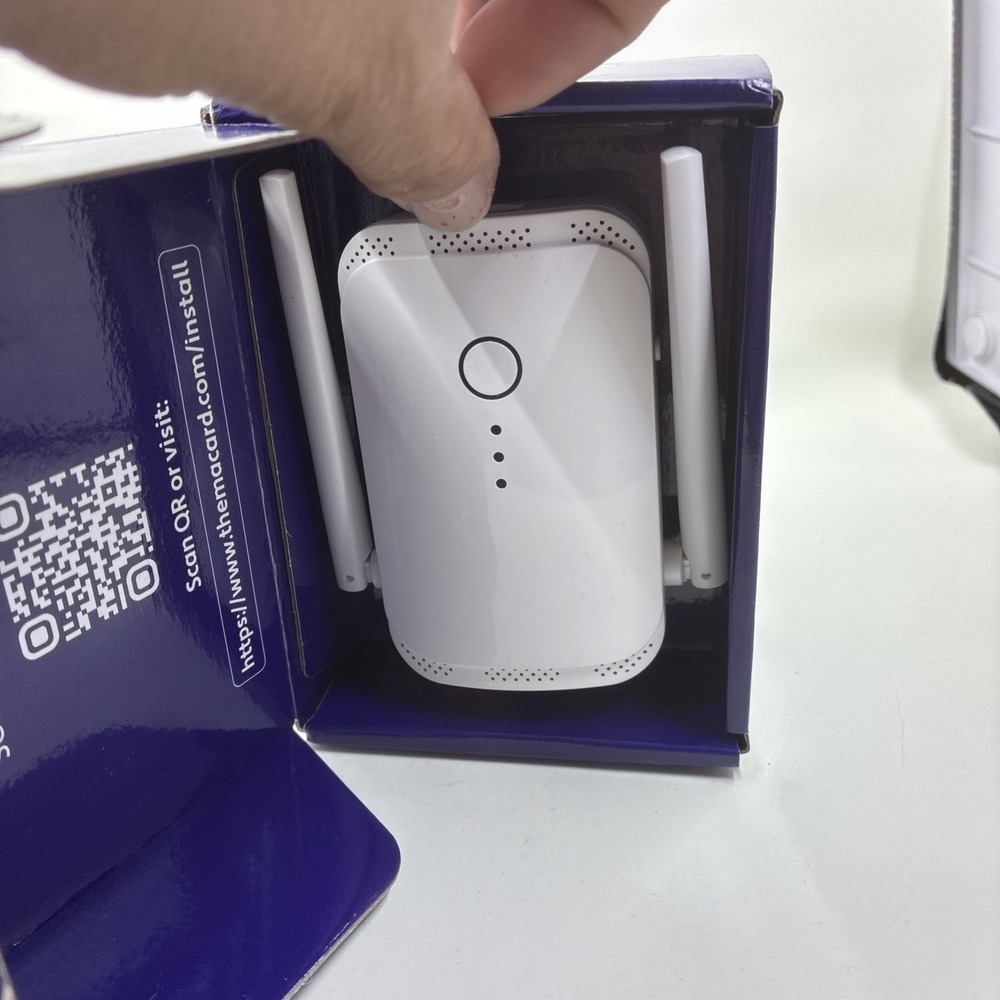 Macard WIFI Range Extender Model N 300 New In Box - Picture 11 of 12